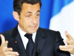 Le Monde'dan Sarkozy'ye tokat!