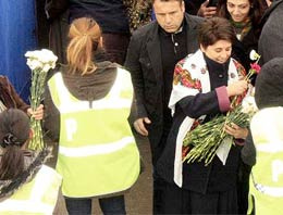 Zana kadın polisi böyle ikna etti Zana kadın polisi böyle ikna etti